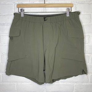 Lululemon Diffraction Cargo Shorts Mens XL Green 6" Workout Performance Flaw